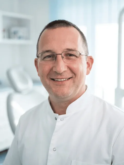 Drs. Predrag Tomic, tandarts bij Kockelbergh & Gibson in Emmeloord